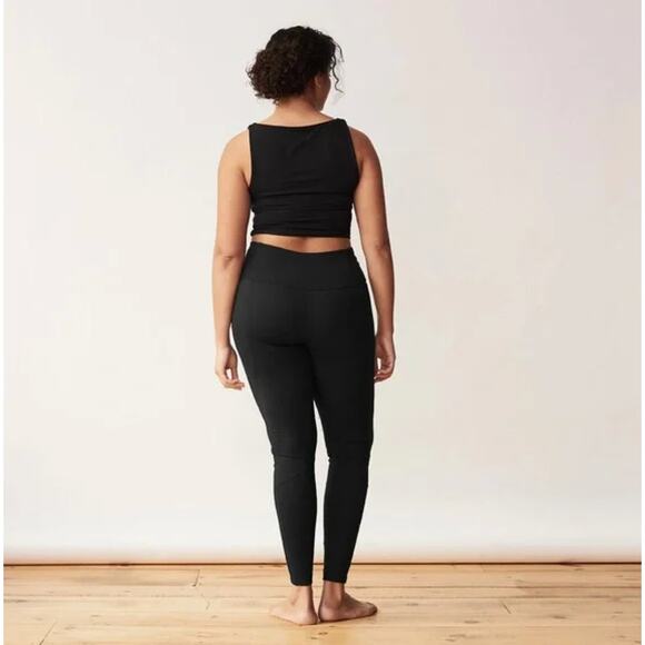 ADAY black side panel brakes on leggings - Picture 5 of 6